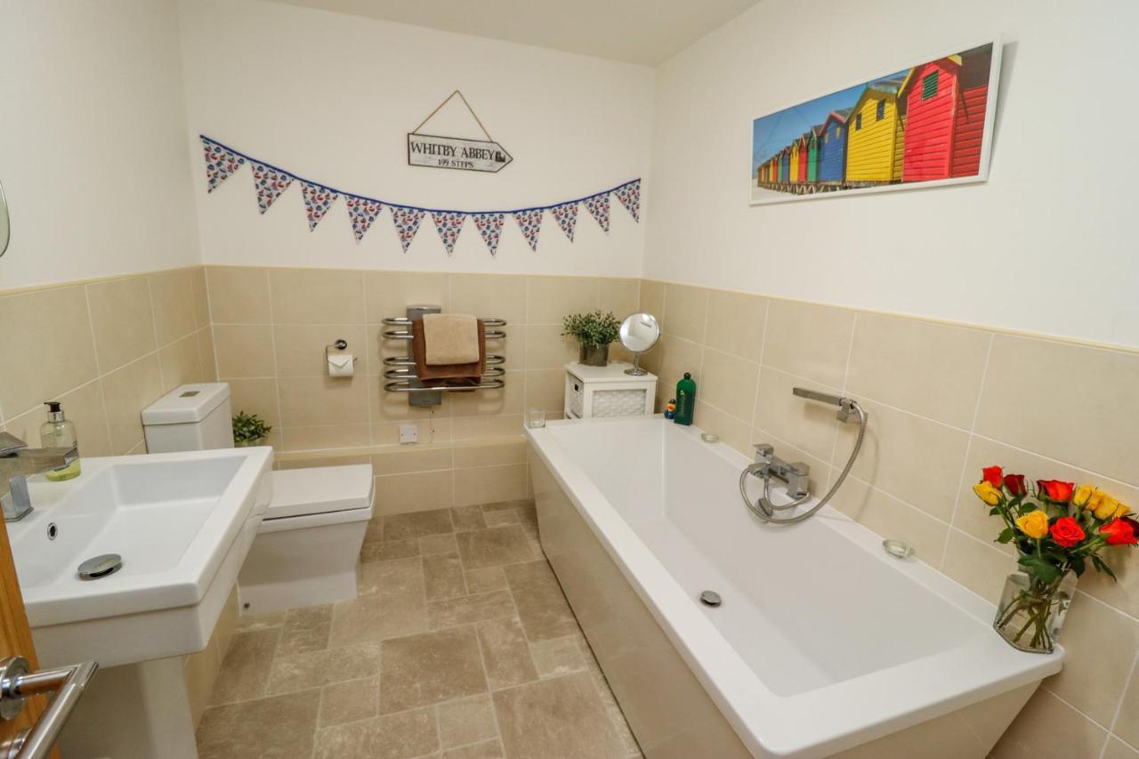 Apartmán Above & Beyond Whitby Exteriér fotografie